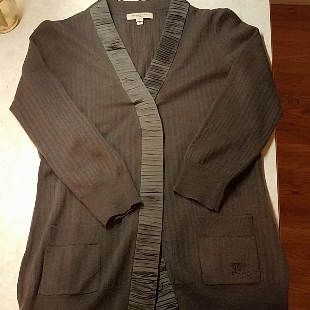 Burberry 3/4 sleeve sweater / cardigan